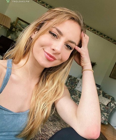 Tarah Kayne star nice image