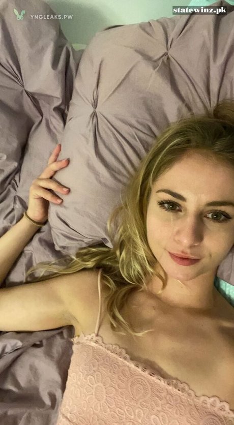 Tarah Kayne model porn pic