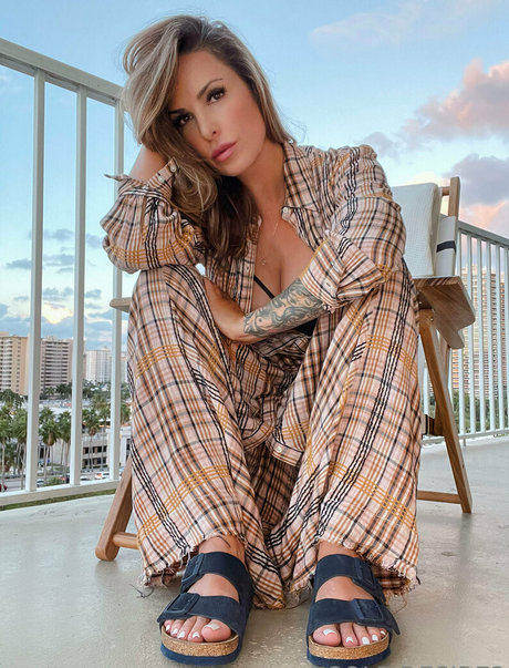 soledesirefree exclusive model gallery