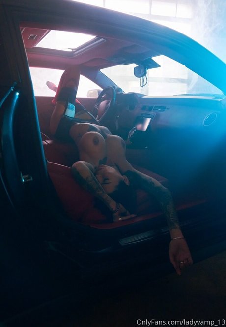 Lady Vamp pretty star gallery