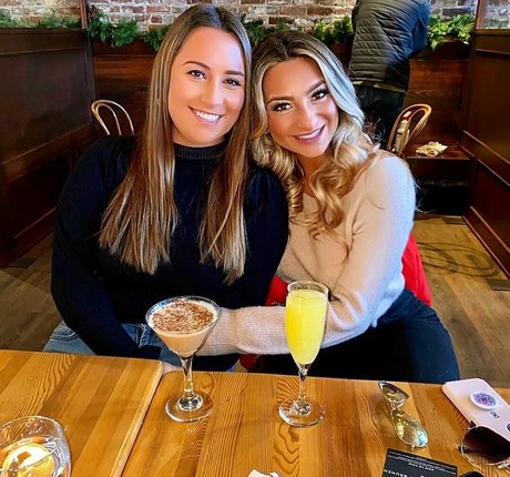 Lizzy Decologero star nude galleries