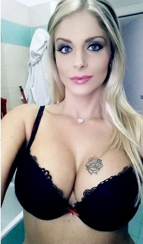 Francesca Cipriani star nude img