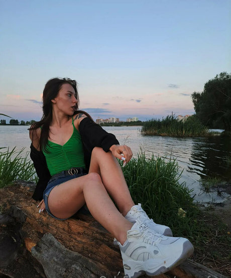 yanafoxy free nude model image