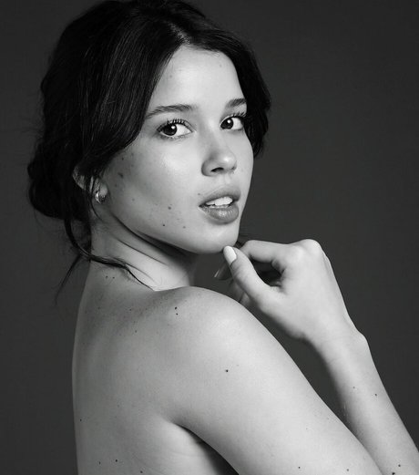 Melanie Dell Olmo exclusive star pics