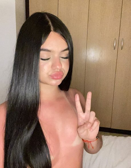 laulexandra sexy model image