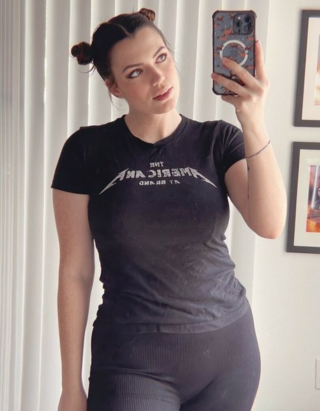 RipMika star xxx pic