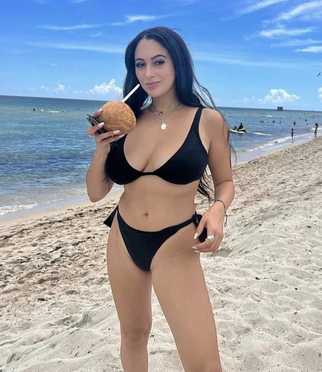 Bienbelle pornographic actress img