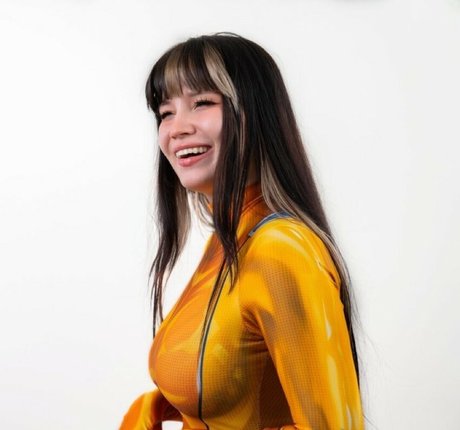 Shini Waifu pornstar archive