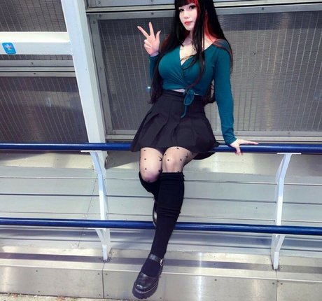 Shini Waifu pornstar hd image