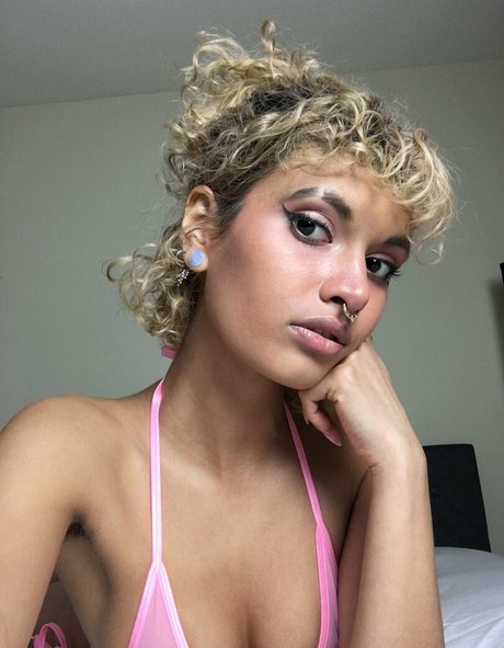 perkyytits hot pornstar img