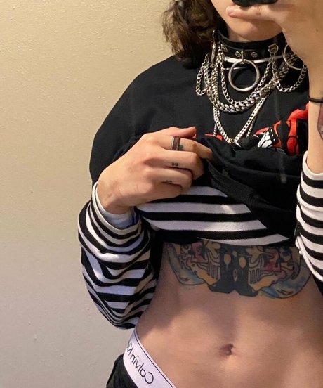 Suedmza erotic star photo