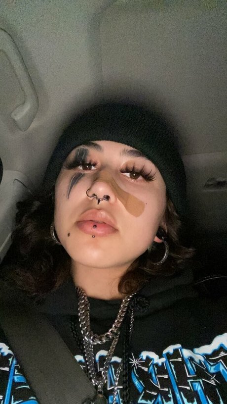 Suedmza exclusive star photos