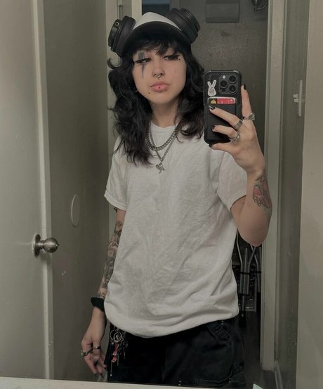 Suedmza top pornstar image