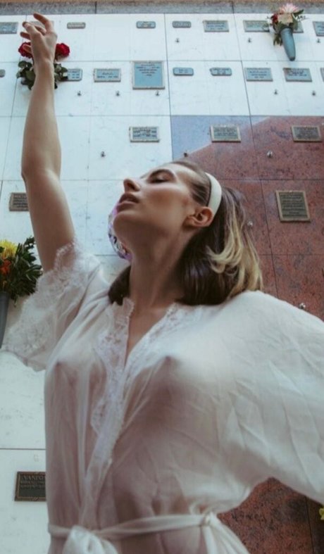 Reese Taylor star naked photos