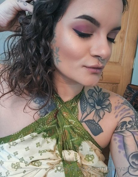 arckeyanne sex model photo