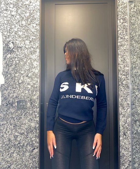 Linea Sindt model exclusive pic