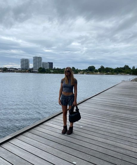 Linea Sindt nudes actress photos