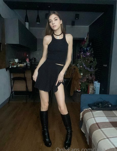 lanaxx x pretty model picture