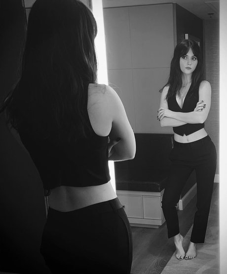 Emilia Jones pornographic actress img