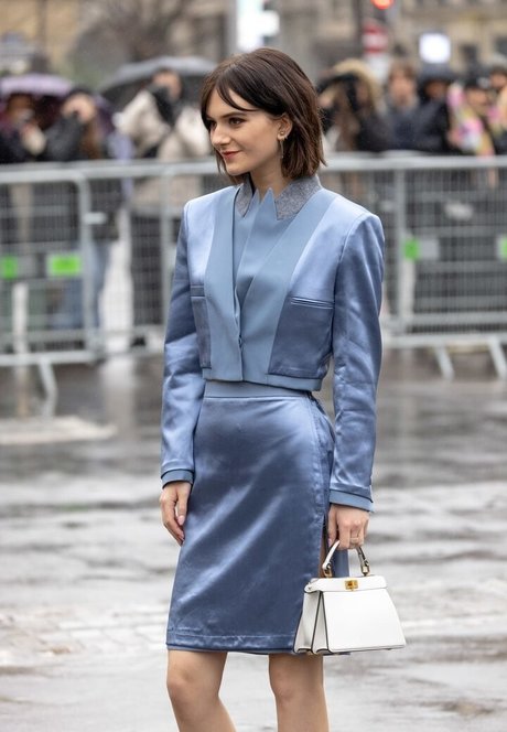 Emilia Jones star pretty pics