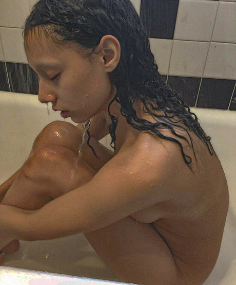 Jazelle Zanaughtti hot star gallery