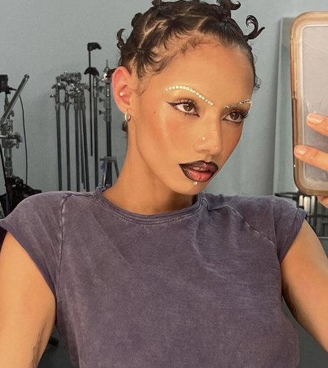 Jazelle Zanaughtti hot star img