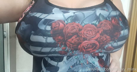 minxy minx model naked photo