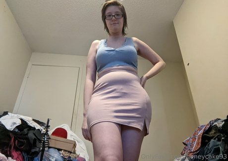 honeycake93 nude actress pictures