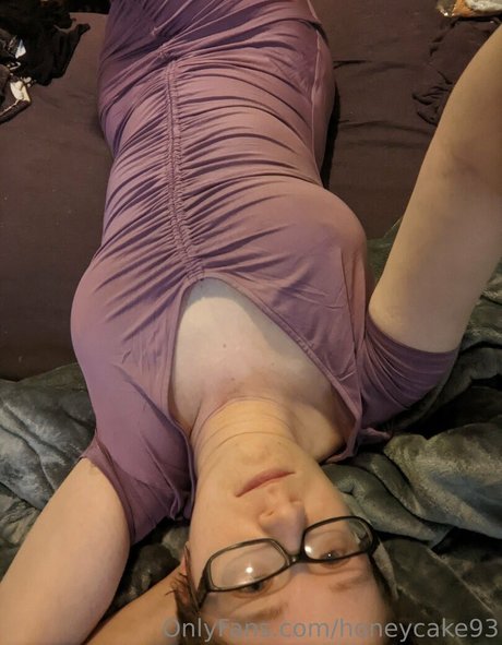 honeycake93 nudes model archive