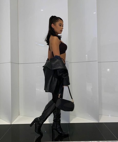 Flor De La Rosa best star pictures