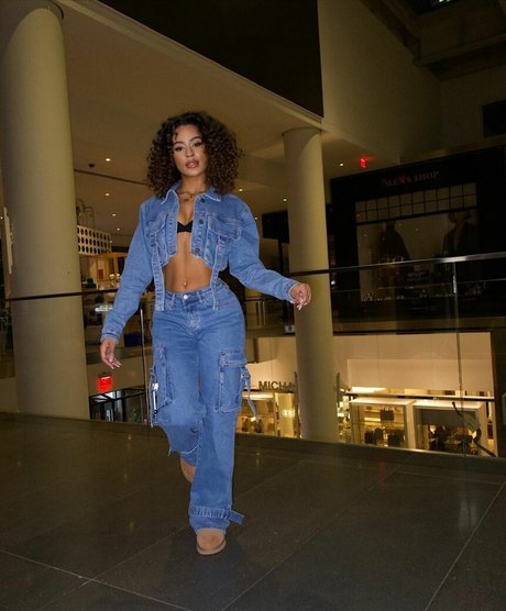 Flor De La Rosa star adult pic