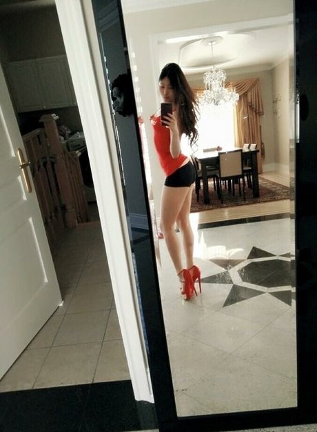 Vivika Babe pretty pornstar images