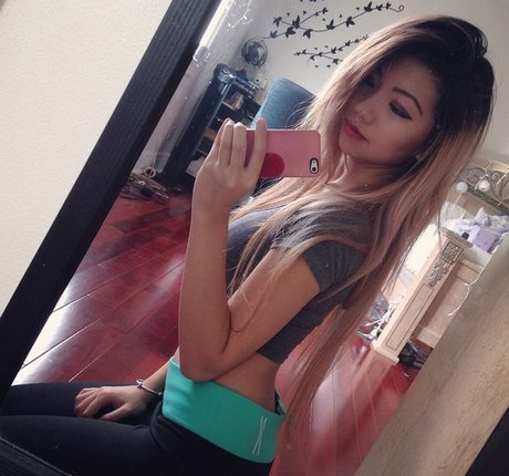 Wanderlustss free model photos