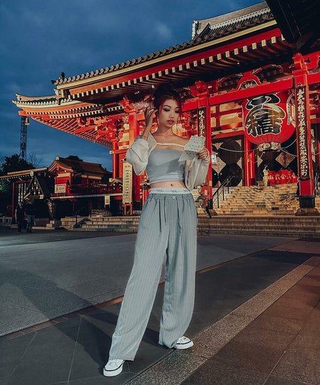 Wanderlustss model nice pictures