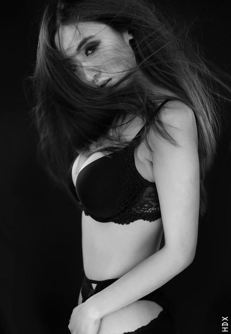 Emily108 xxx model archive