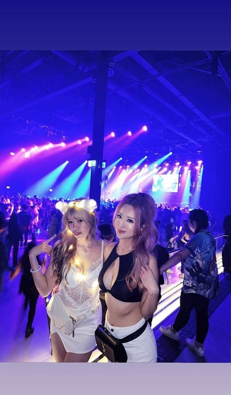 Emily108 nude actress gallery