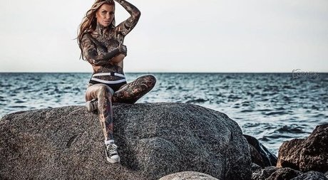 Nicilisches model top picture