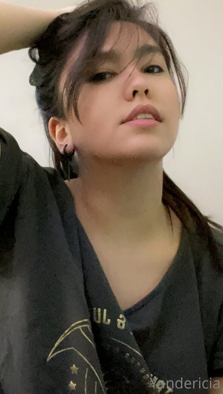 yandericia nice pornstar image
