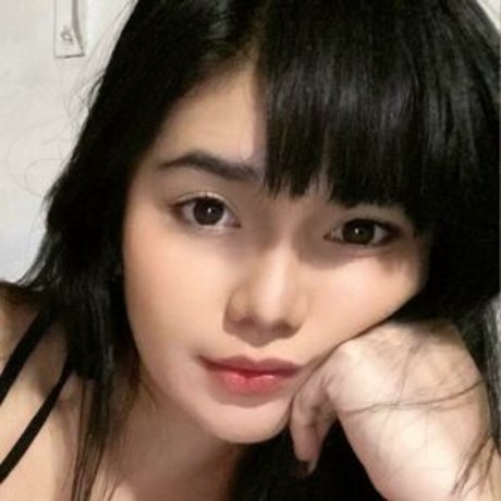 Deseira model adult img