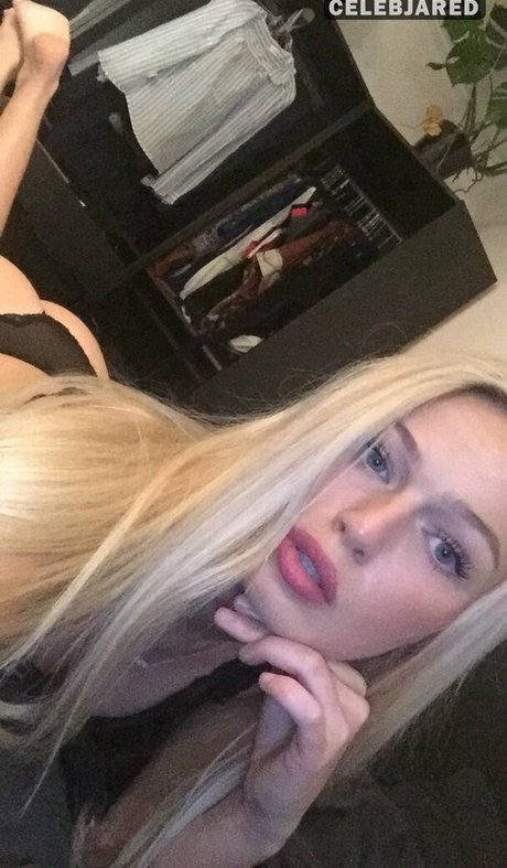 Frederikke Bach model hd img