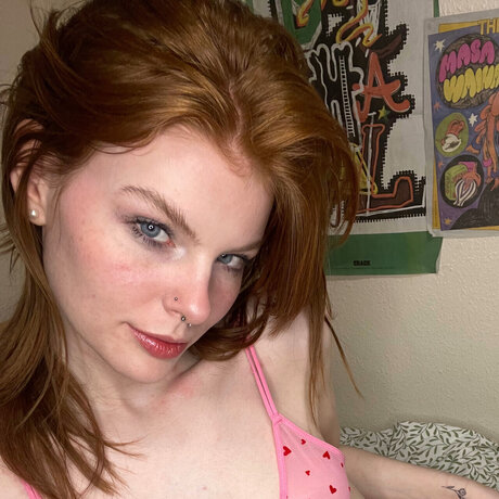 Nora Woods model nude pic