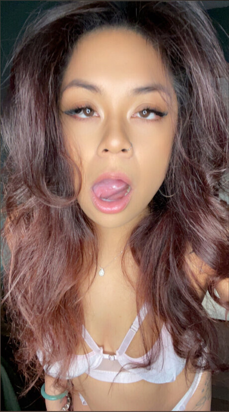 HelloTee exclusive actress gallery