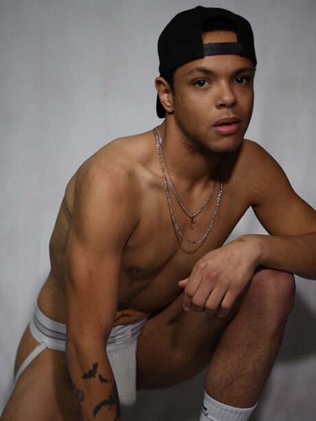 Noah Daily model naked image