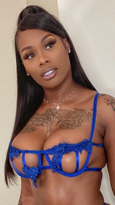 Pocaa star nude image