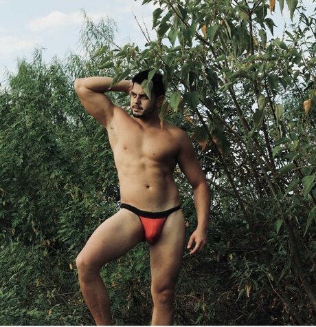 Rodrigodelcoro best model pictures