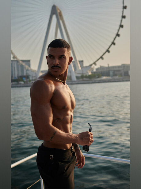 Lenisson B model perfect images