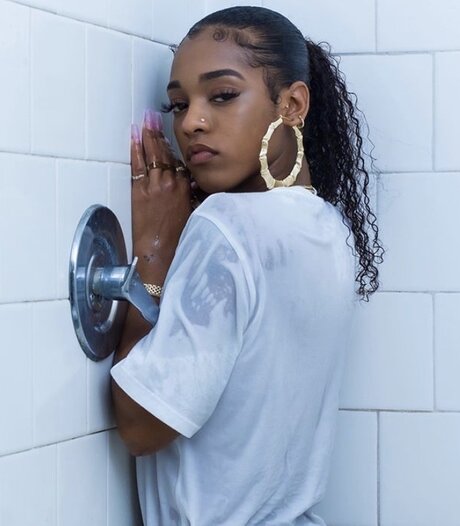 SpicySag star sex pic