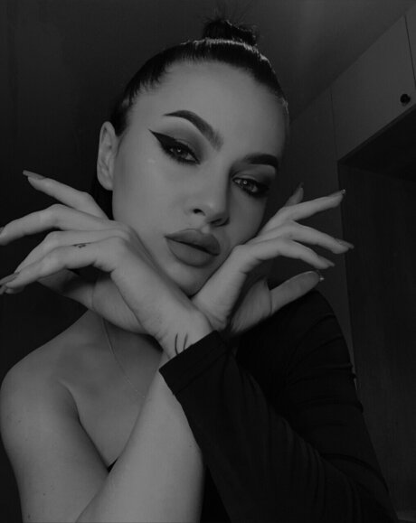 Beebecita FREE pornstar nudes pics