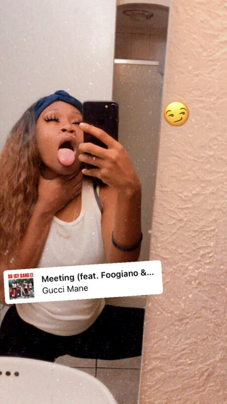 Taay xxx pornstar img