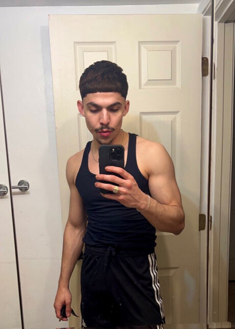 NICK8AE pornstar naked pics